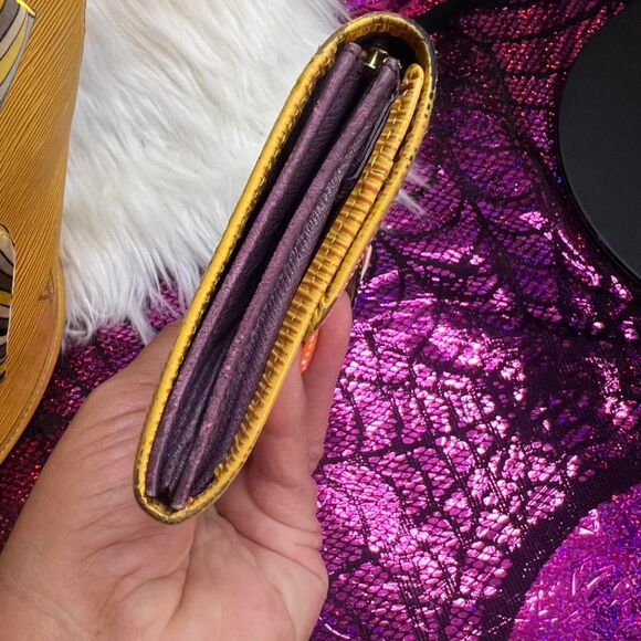 Louis-Vuitton Yellow St Jacques Epi leather bag and wallet bundle - Picture 4 of 9